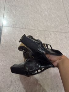 Heels ( Read Description Before Droping Offer)
