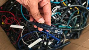 Mix Brand 400-500 Neckbands Used Condition Scrap