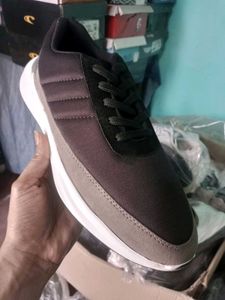 NEW NO USED SNEAKERS SHOES FOR MEN.