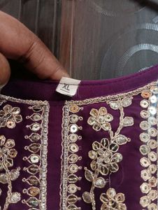 Elegant Purple Embroidered Kurta Set L size