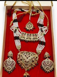 Exquisite Traditional Indian Jewellery Set
