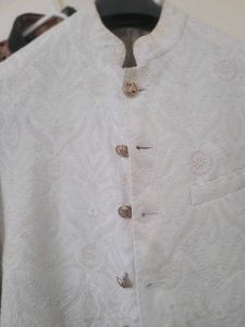 Men's White Embroidered Kurta