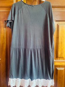Casual Grey Dress with Lace Trim