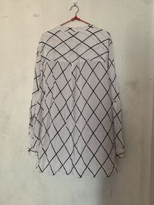 Stylish White Diamond Print Shirt