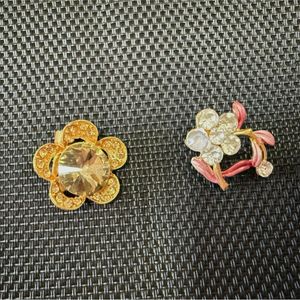 Assorted Decorative Brooches &amp; Pin Set