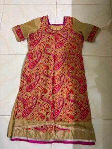 heavy embroidered kurta paisley pattern