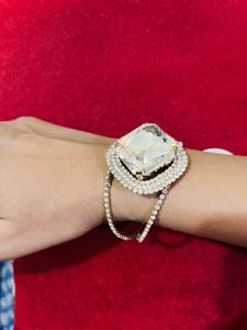 Stunning Crystal Bracelet new with tag