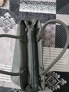 Stylish Grey brendnew Handbag