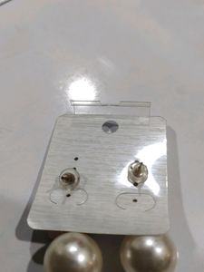 Pearl Earing