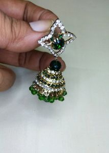 Smart Look Earrings  emerald green  Colour