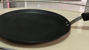 Hawkins future Non stick pan