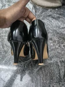 Black Pointed Heels