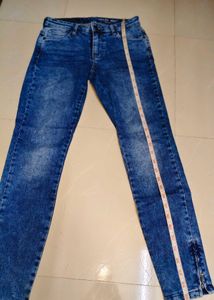 Stylish Blue Acid Wash Jeans with Zippers
