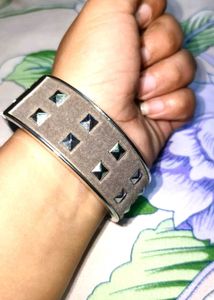 Shimmering beautiful bracelet for women girls ...