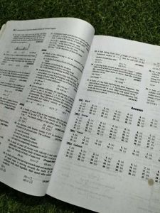 NEET Physics &amp; Biology Arihant Book