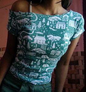 Green Graphic Print Off-Shoulder Top