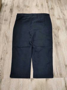 Ma5818 M&amp;S Comfortable Navy Capris waist 34 inches