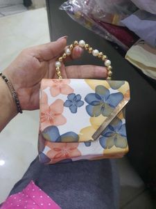beautiful handy n side sling bag