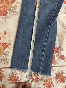 Trendy Blue Raw Hem Jeans
