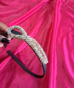 Gorgeous Black Headband With Sequins Bow Design