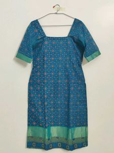 Beautiful Teal kurta with Intricate Pattern