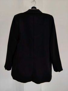 Chic Black Double-Breasted Blazer