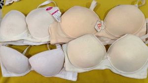 902 -- Assorted sample Bras - Pack of 4