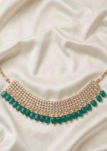 Stunning Emerald and Pearl Jewellery Set