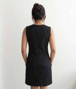 sleeveless sheath/ mini dress