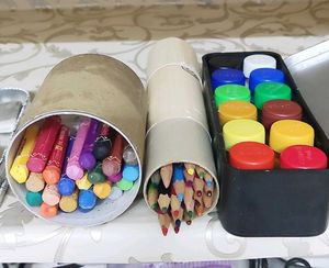 Art Supplies Set - Poster, Oil Pastels & Pencils