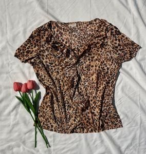 Chic Leopard Print Ruffle Top