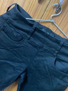 Black High-Waisted Skinny Jeans