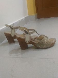 Women Golden Shimmer Heels