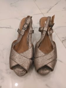 Clarks Used 2 Times Only