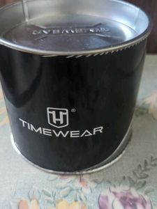 Classic Analog Watch with Brown Strap