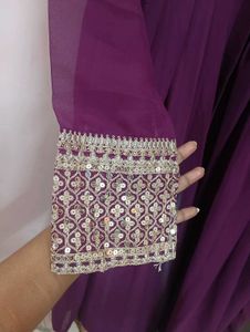 Elegant Purple Embroidered Kurta Set L size