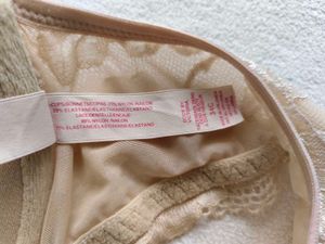 Victoria's secret : Beige Lace Trim inner