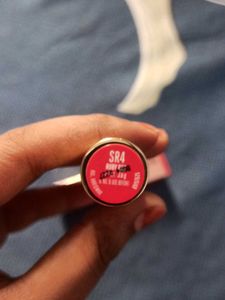 Lakme Fashionista Overtime Lipstick