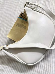 Chic White Hobo Bag with Bow Accent