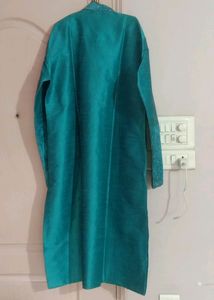 Men's Embroidered Kurta