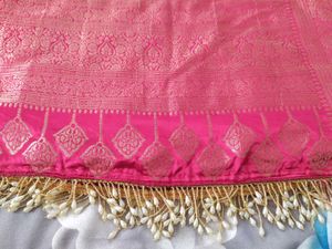 Elegant Pink Silk Saree with Intricate Weave