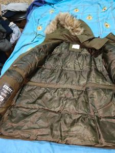 Stylish Fur-Lined Hooded Parka Jacket men women