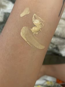 (30%) NYX Born to Glow Foundation