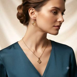 Elegant Diamond Shape Necklace & Earrings Set