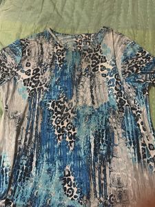 trippy oversized blue top