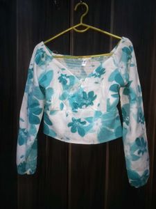 Chic Floral Print Crop Top