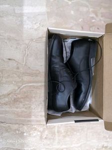 Red Tape Formal Shoe