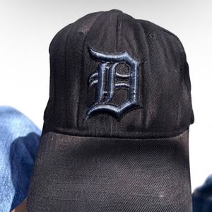 Black Baseball Cap with 'D' Logo