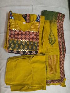 gamthi gujrati suit