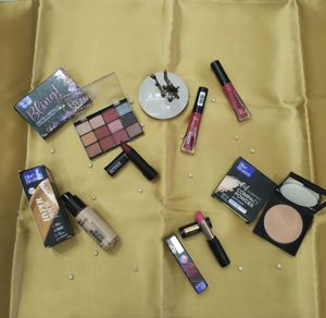 Blue Heaven Makeup Combo